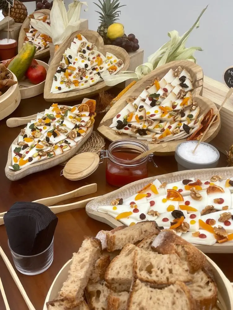 Illas de queixos, servizo de catering Cinza e Lume