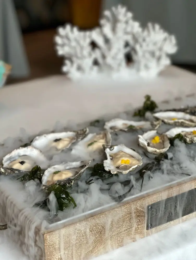 Ostras frescas gallegas – cocina contemporánea Cinza e Lume