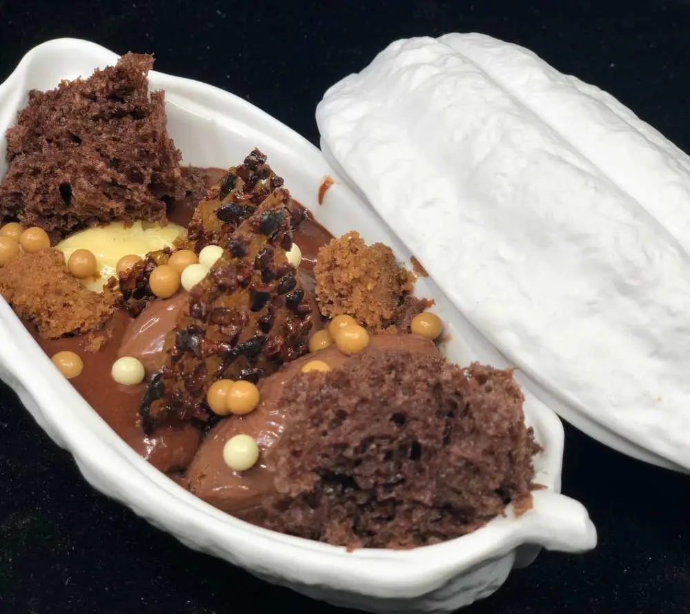 Elaboración creativa en el restaurante Cinza e Lume Galicia