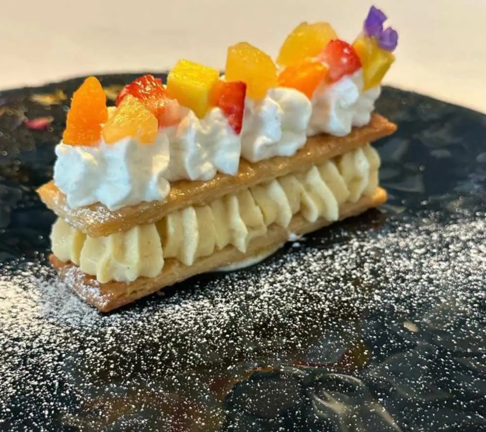 Creación dulce del restaurante gastronómico Cinza e Lume